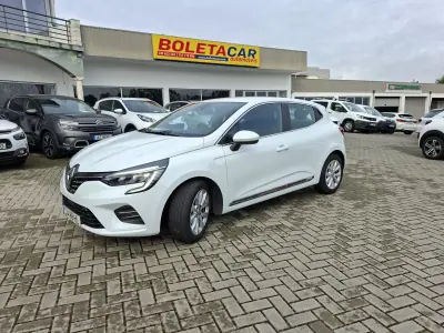 Renault Clio 2021 - 17000 EUR, 58800 km - AUTO.MOTO.pt - 58800km - foto 2 de 24