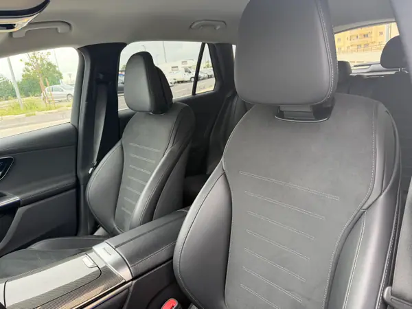 Mercedes-Benz GLC 300 2025 - 65000 EUR, 30000 km - AUTO.MOTO.pt - 30000km - foto 8 de 13