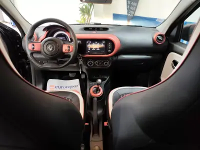 Renault Twingo 2020 - 12300 EUR, 53000 km - AUTO.MOTO.pt - 53000km - foto 24 de 28