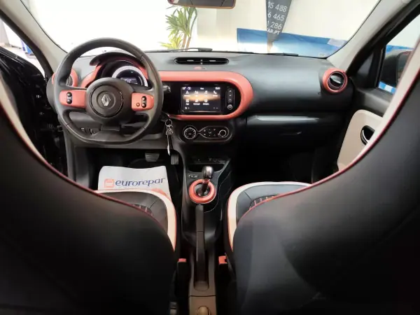 Renault Twingo 2020 - 12300 EUR, 53000 km - AUTO.MOTO.pt - 53000km - foto 24 de 28