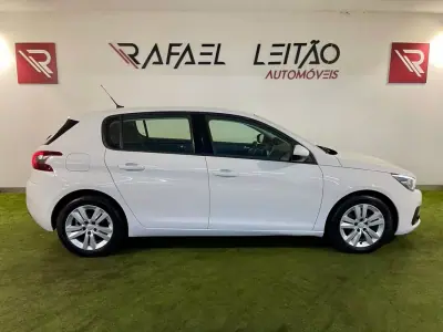 Peugeot 308 2019 - 11250 EUR, 107000 km - AUTO.MOTO.pt - 107000km - foto 5 de 27
