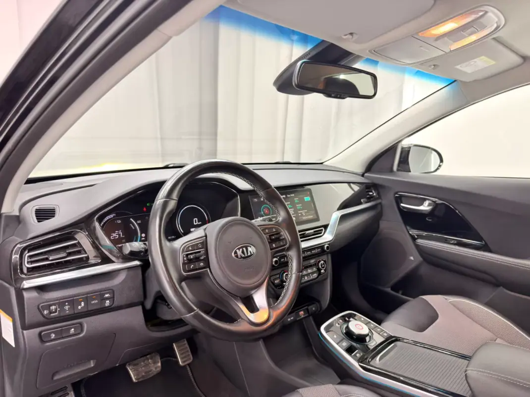 Kia e-Niro 2020 - 19750 EUR, 76000 km - 76000km - foto 19 de 22