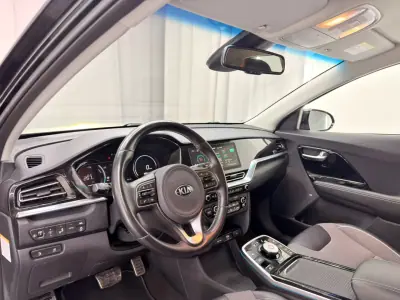 Kia e-Niro 2020 - 19750 EUR, 76000 km - 76000km - foto 19 de 22