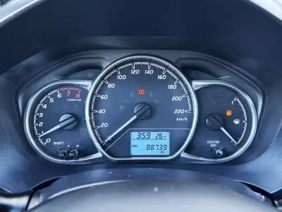 Toyota Yaris 2020 - 12990 EUR, 88000 km - AUTO.MOTO.pt - 88000km - foto 17 de 38