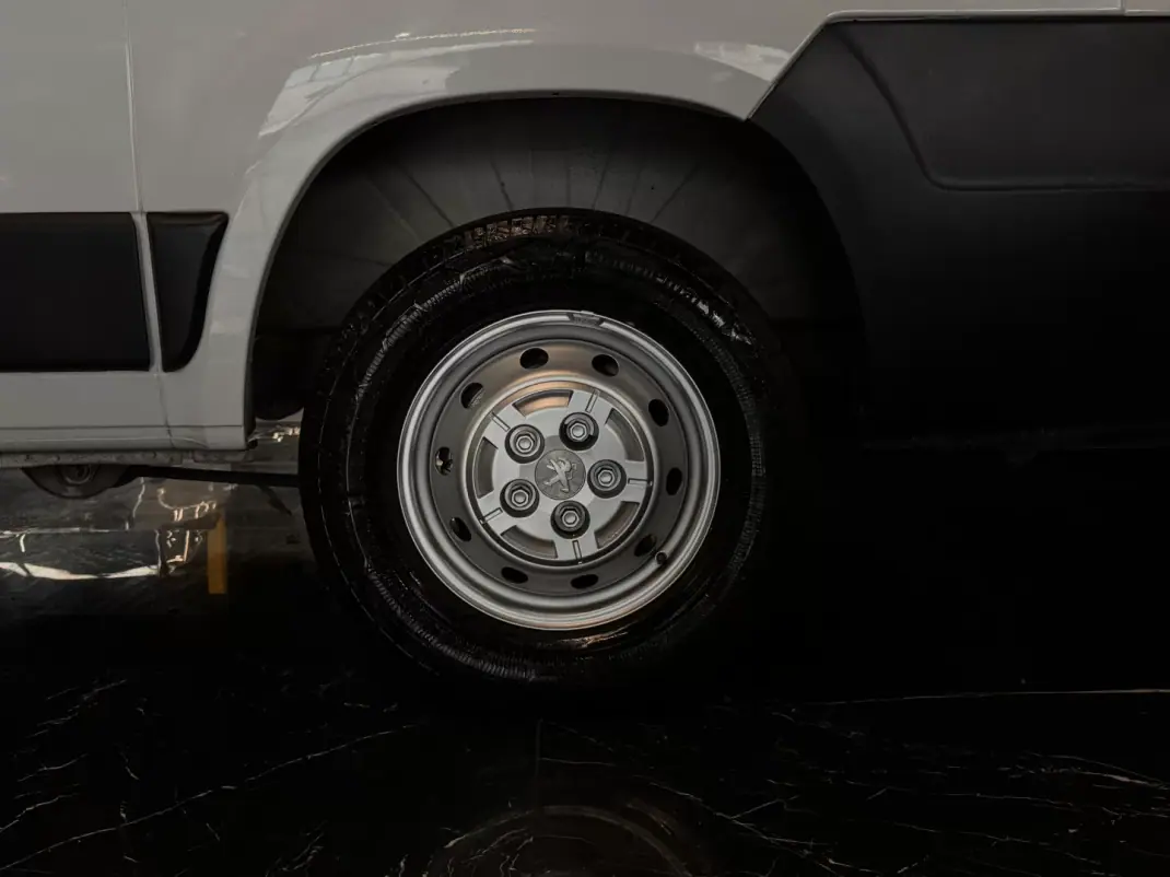 Peugeot Partner L2 caixa automática 130cv 2022 - 16990 EUR, 170100 km - AUTO.MOTO.pt - 170100km - foto 13 de 26