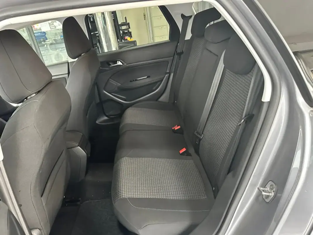 Peugeot 308 SW 2019 - 14990 EUR, 107300 km - 107300km - foto 27 de 30