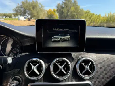 Mercedes-Benz A 180 2017 - 16500 EUR, 182000 km - AUTO.MOTO.pt - 182000km - foto 26 de 41