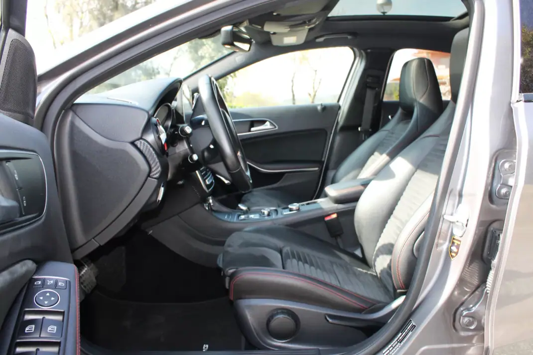 Mercedes-Benz A 45 AMG 2017 - 32990 EUR, 144000 km - AUTO.MOTO.pt - 144000km - foto 19 de 40