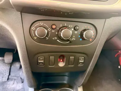 Dacia Sandero 2013 - 8490 EUR, 188792 km - AUTO.MOTO.pt - 188792km - foto 12 de 12