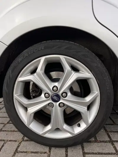 Ford S-Max 2010 - 11000 EUR, 197560 km - AUTO.MOTO.pt - 197560km - foto 8 de 19