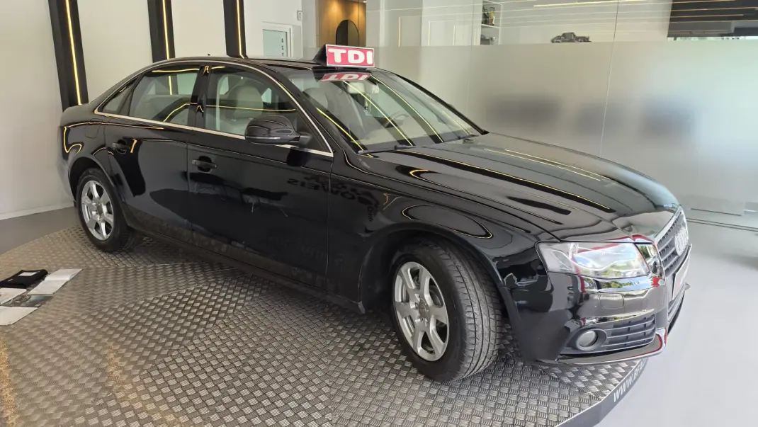 Audi A4 2008 - 9750 EUR, 235508 km - AUTO.MOTO.pt - 235508km - foto 18 de 51