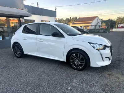Peugeot 208 2022 - 15500 EUR, 109000 km - AUTO.MOTO.pt - 109000km - foto 7 de 17