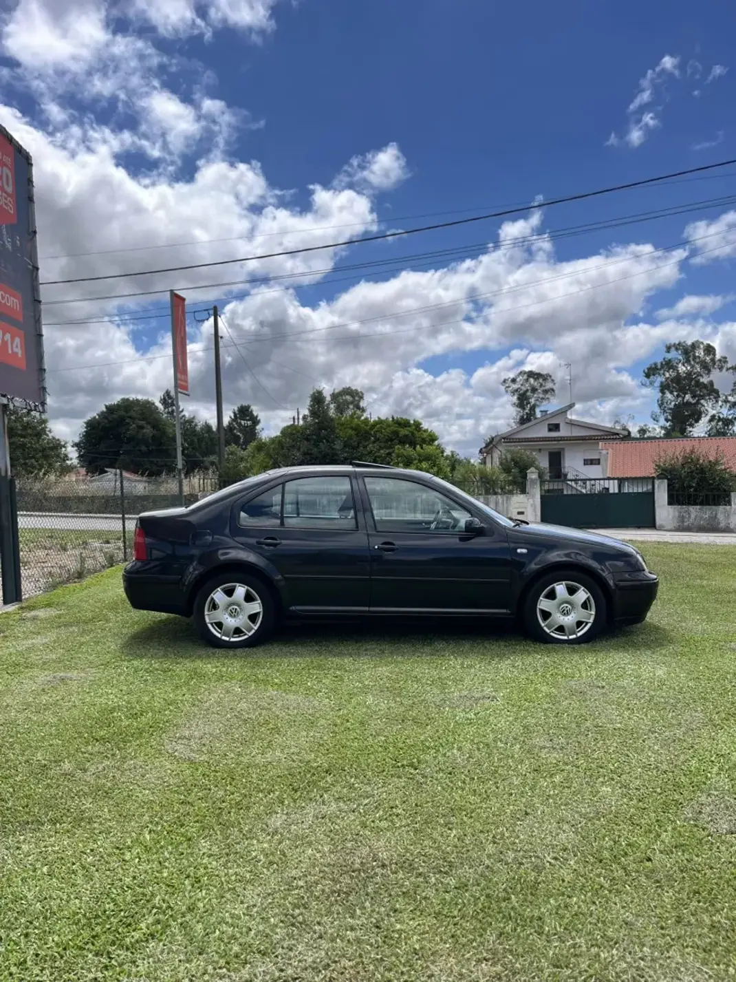 Volkswagen Bora 2000 - 4750 EUR, 270000 km - AUTO.MOTO.pt - 270000km - foto 7 de 14