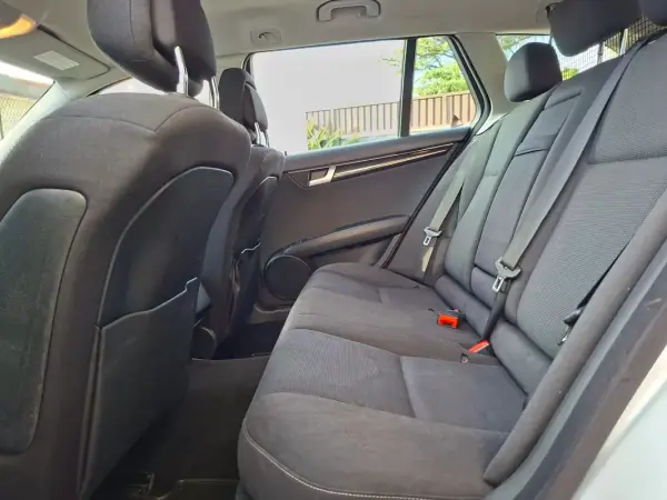 Mercedes-Benz C 200 2011 - 11500 EUR, 221260 km - AUTO.MOTO.pt - 221260km - foto 18 de 32