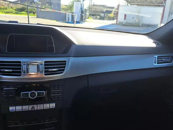 Mercedes-Benz E 220 2014 - 18900 EUR, 213445 km - AUTO.MOTO.pt - 213445km - foto 15 de 46