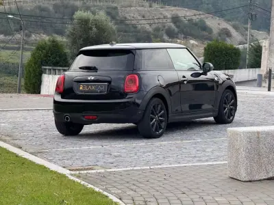 MINI Cooper 2017 - 14999 EUR, 131500 km - AUTO.MOTO.pt - 131500km - foto 5 de 30