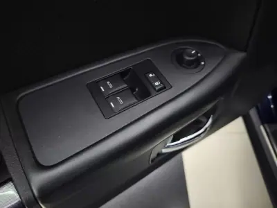 Dodge Challenger 2013 - 53950 EUR, 103962 km - AUTO.MOTO.pt - 103962km - foto 19 de 40