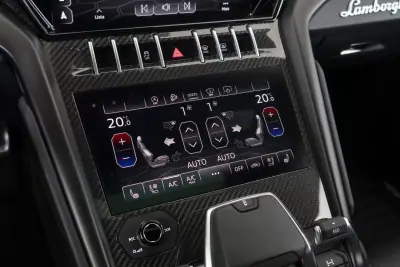 Lamborghini Urus 2022 - 295000 EUR, 44172 km - AUTO.MOTO.pt - 44172km - foto 16 de 26