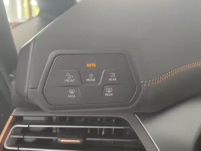 Cupra Born 2022 - 24900 EUR, 77000 km - AUTO.MOTO.pt - 77000km - foto 10 de 16