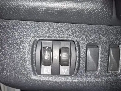 Renault Clio Break 2018 - 9999 EUR, 76544 km - AUTO.MOTO.pt - 76544km - foto 13 de 24