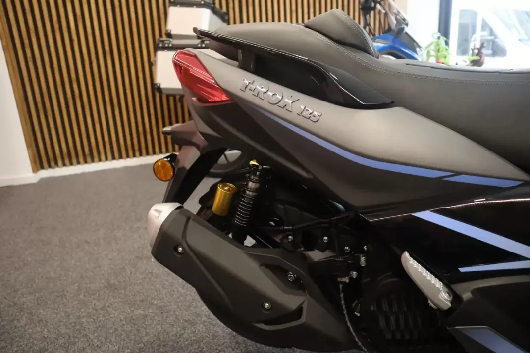 2026 - 3290 EUR, 1 km - AUTO.MOTO.pt - 1km - foto 6 de 11