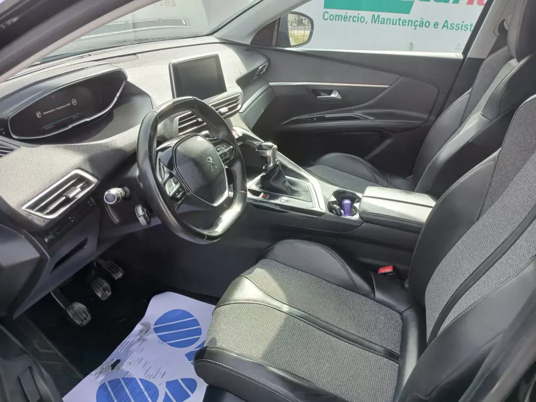 Peugeot 3008 2018 - 13450 EUR, 136692 km - AUTO.MOTO.pt - 136692km - foto 12 de 25