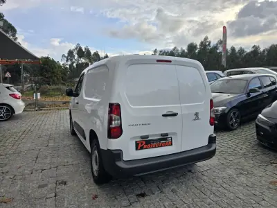 Peugeot PARTNER HDI 2020 - 13900 EUR, 99000 km - AUTO.MOTO.pt - 99000km - foto 19 de 22