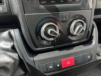 Peugeot 2020 - 16800 EUR, 177696 km - AUTO.MOTO.pt - 177696km - foto 12 de 21