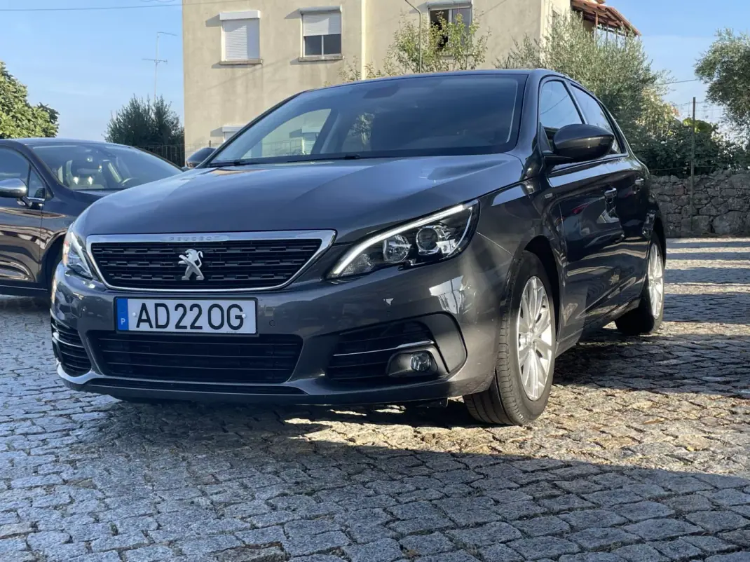 Peugeot 308 2020 - 13750 EUR, 95058 km - AUTO.MOTO.pt - 95058km - foto 2 de 8