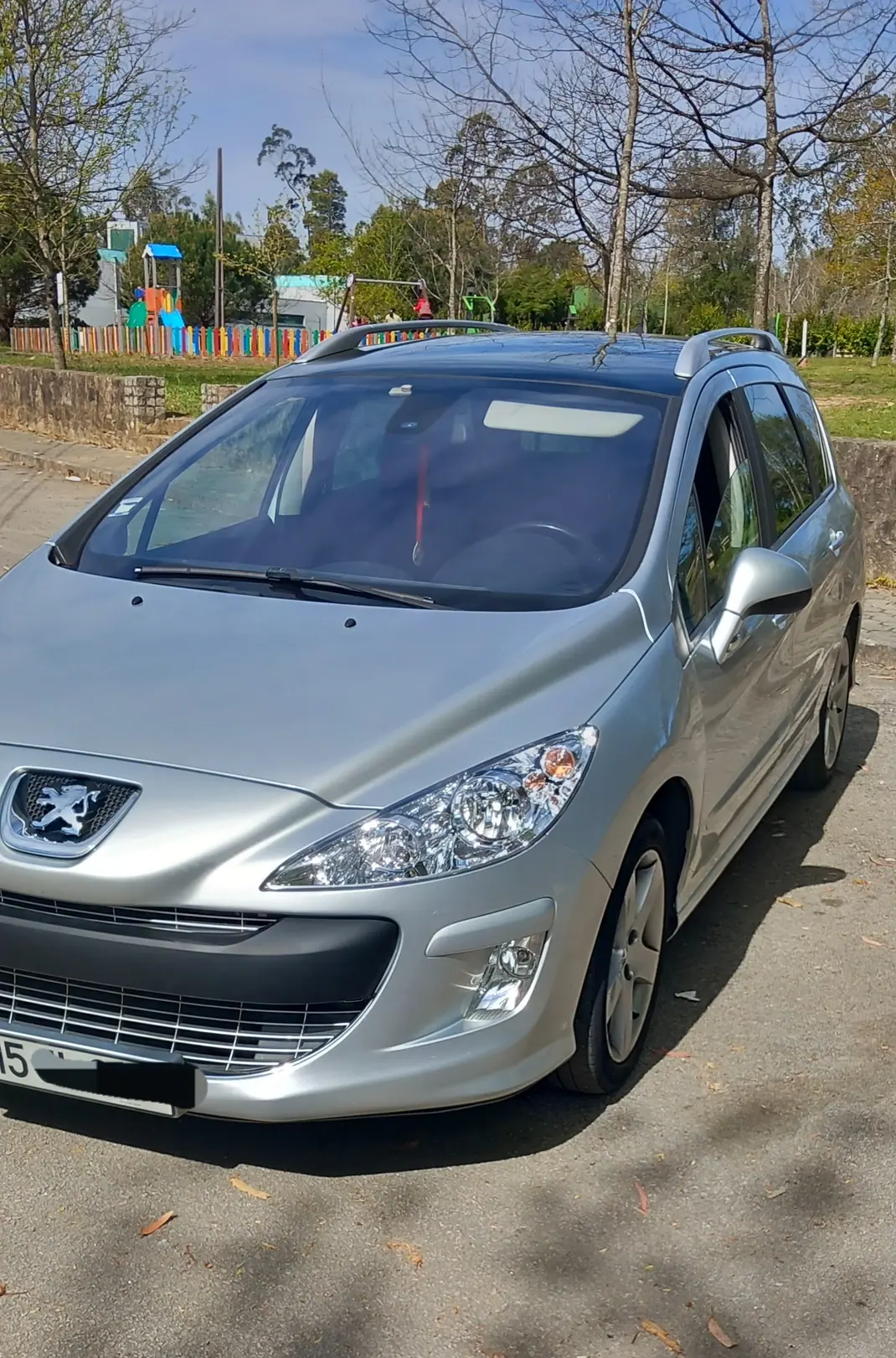 Peugeot 308 SW 2010 - 5490 EUR, 220000 km - AUTO.MOTO.pt - 220000km - foto 3 de 9