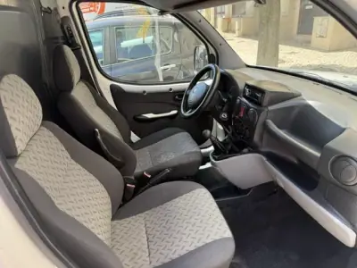Fiat DOBLO CARGO 1.3 MULTIJET EASY 2009 - 5250 EUR, 190000 km - AUTO.MOTO.pt - 190000km - foto 15 de 27