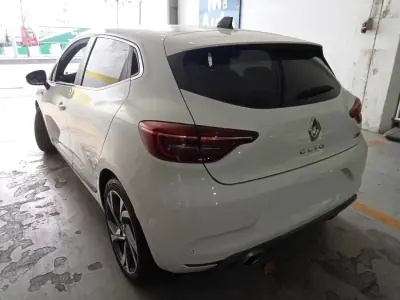 Renault Clio 2020 - 16800 EUR, 101469 km - AUTO.MOTO.pt - 101469km - foto 3 de 14