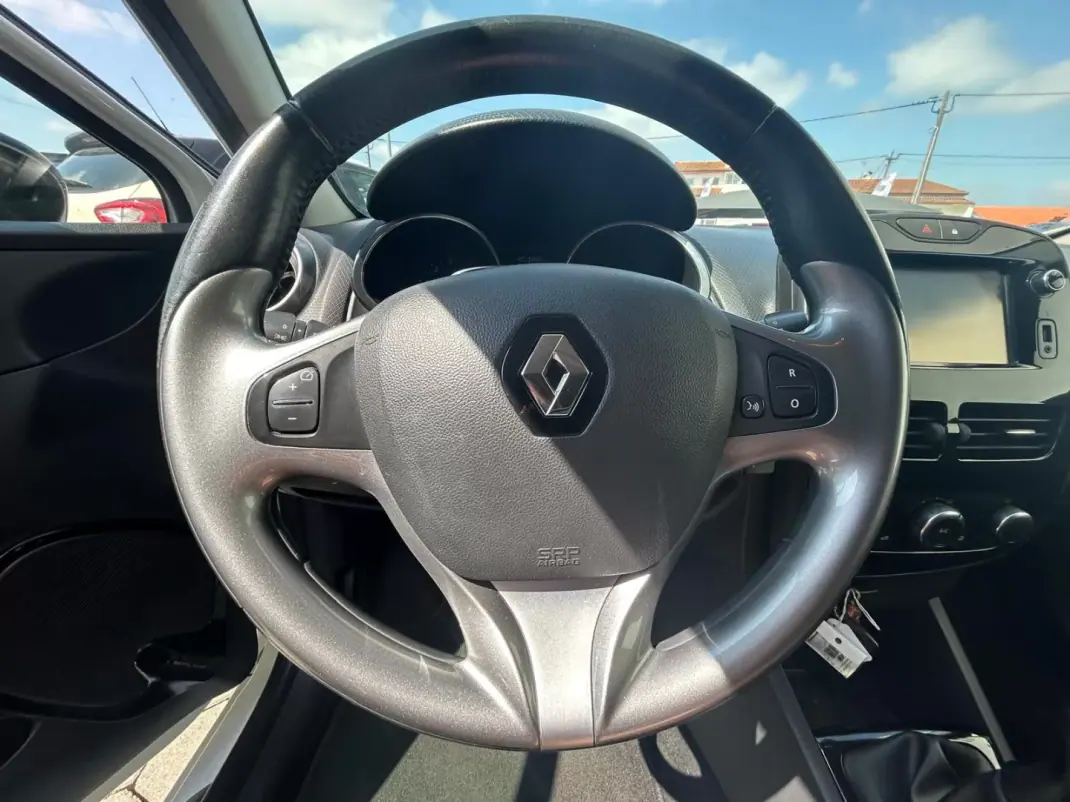 Renault Clio 2016 - 9950 EUR, 187055 km - 187055km - foto 12 de 19