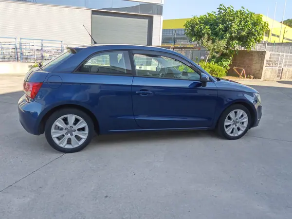Audi A1 2010 - 7650 EUR, 189712 km - AUTO.MOTO.pt - 189712km - foto 2 de 12