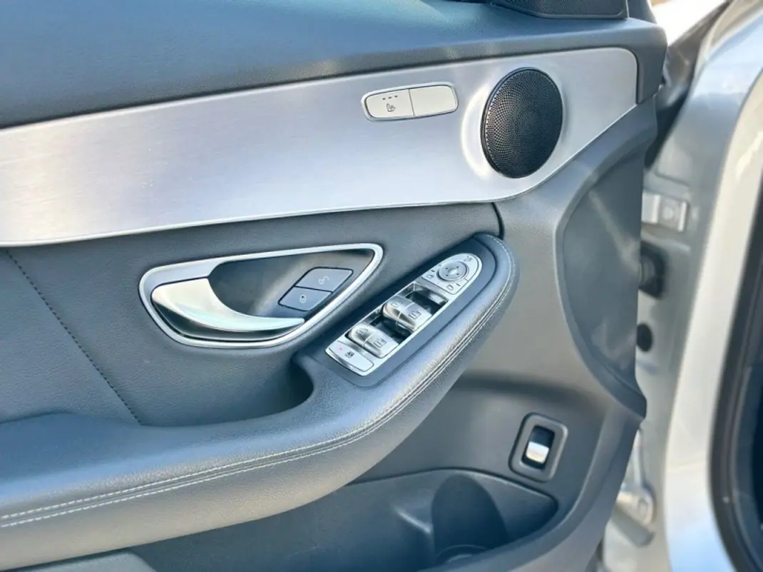 Mercedes-Benz C 220 2018 - 32500 EUR, 120400 km - AUTO.MOTO.pt - 120400km - foto 11 de 40