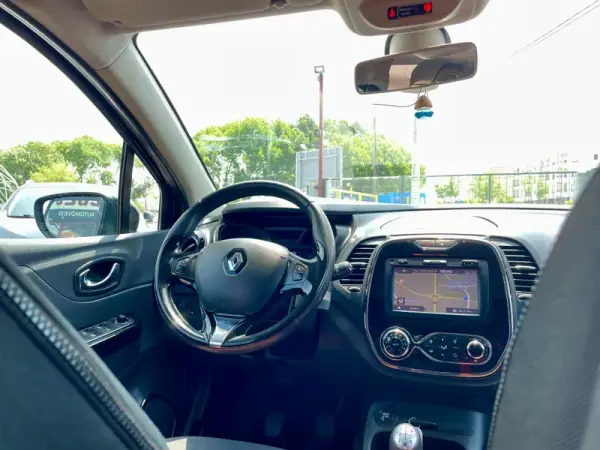 Renault Captur 2013 - 12250 EUR, 161056 km - AUTO.MOTO.pt - 161056km - foto 22 de 30
