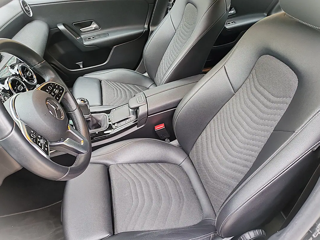 Mercedes-Benz A 180 Limousine 2020 - 21950 EUR, 87000 km - AUTO.MOTO.pt - 87000km - foto 7 de 9