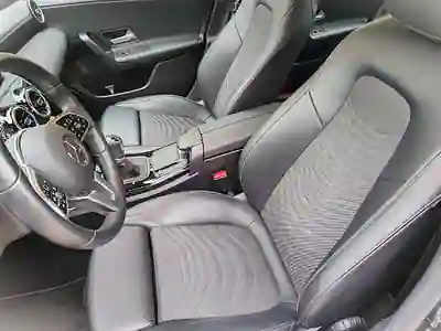 Mercedes-Benz A 180 Limousine 2020 - 21950 EUR, 87000 km - AUTO.MOTO.pt - 87000km - foto 7 de 9