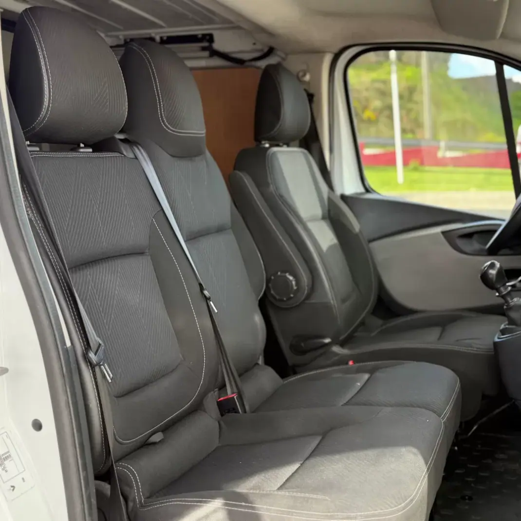 Renault TRAFIC 1.6 DCI GRAND COMFORT 2018 - 13500 EUR, 204000 km - AUTO.MOTO.pt - 204000km - foto 9 de 14