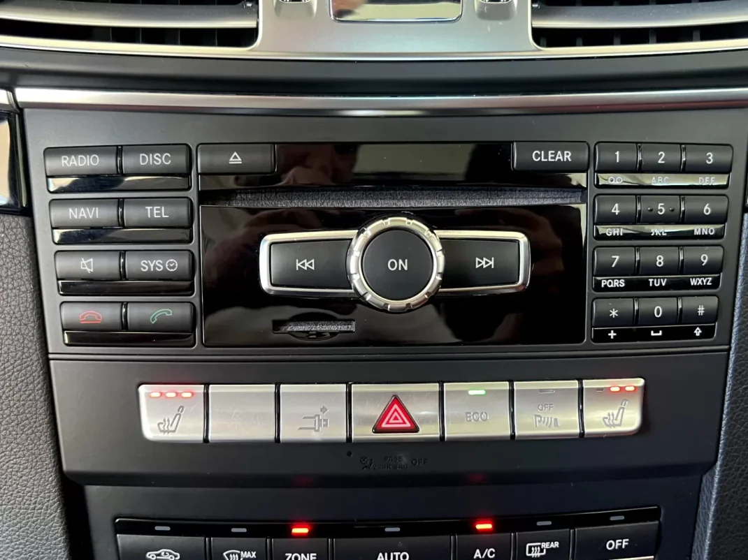 Mercedes-Benz E 220 2015 - 24999 EUR, 161900 km - AUTO.MOTO.pt - 161900km - foto 103 de 135