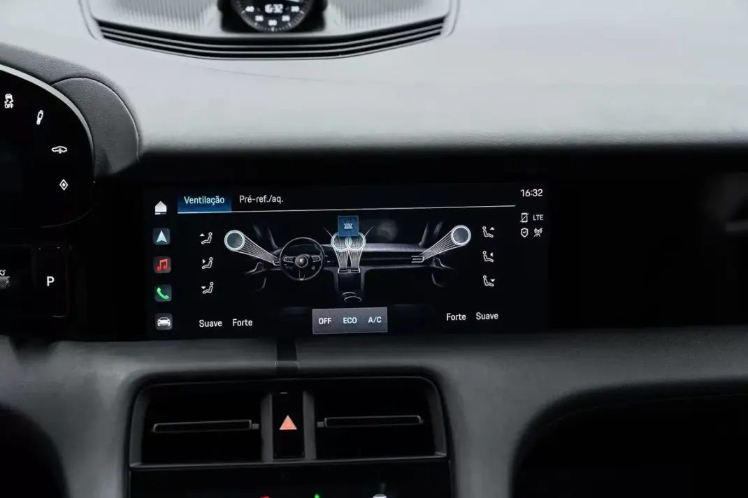 Porsche Taycan 2024 - 84950 EUR, 8000 km - AUTO.MOTO.pt - 8000km - foto 48 de 58