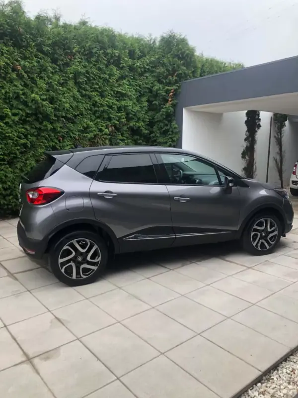 Renault Captur 2017 - 10900 EUR, 116000 km - 116000km - foto 8 de 32