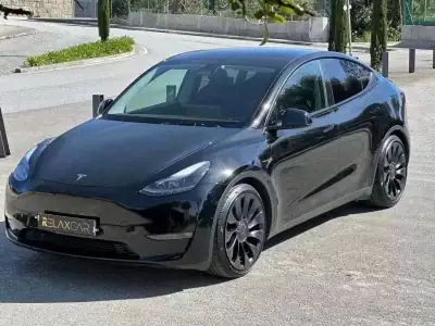 Tesla Model Y 2022 - 39999 EUR, 101000 km - AUTO.MOTO.pt - 101000km - foto 5 de 23