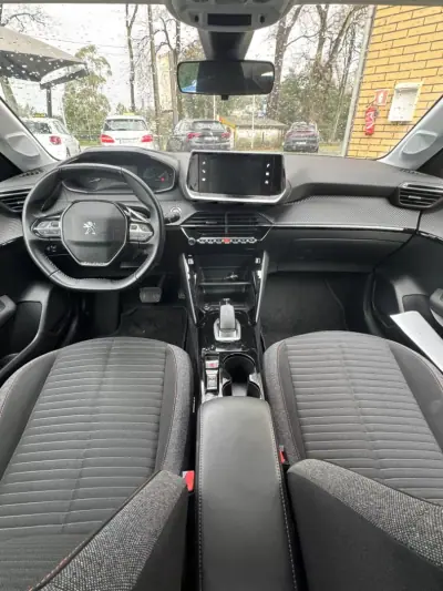 Peugeot e-208 2020 - 15000 EUR, 99692 km - AUTO.MOTO.pt - 99692km - foto 12 de 20