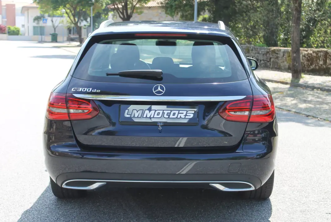 Mercedes-Benz C 300 2020 - 28990 EUR, 128000 km - AUTO.MOTO.pt - 128000km - foto 7 de 36