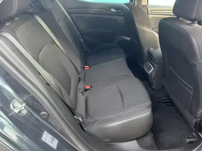 Renault Mégane 2020 - 14900 EUR, 142500 km - AUTO.MOTO.pt - 142500km - foto 15 de 16