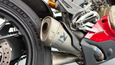 Ducati Panigale V4 S 2020 - 23990 EUR, 33324 km - AUTO.MOTO.pt - 33324km - foto 7 de 17