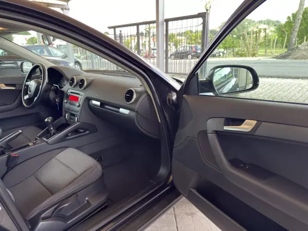 Audi A3 Sportback 2010 - 11500 EUR, 143558 km - AUTO.MOTO.pt - 143558km - foto 27 de 29
