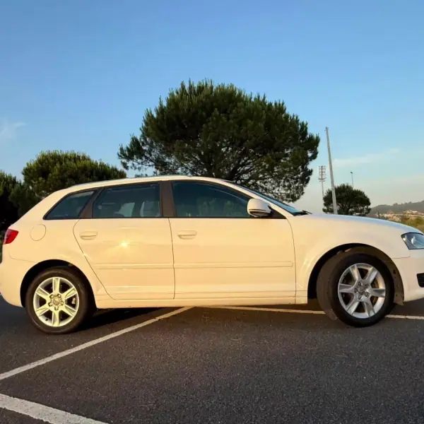 Audi A3 2010 - 6950 EUR, 355000 km - AUTO.MOTO.pt - 355000km - foto 9 de 17