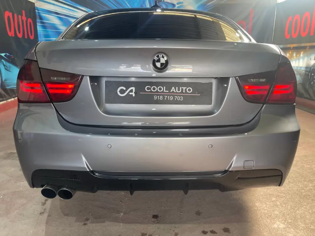 BMW 318 2010 - 10999 EUR, 181000 km - AUTO.MOTO.pt - 181000km - foto 17 de 46